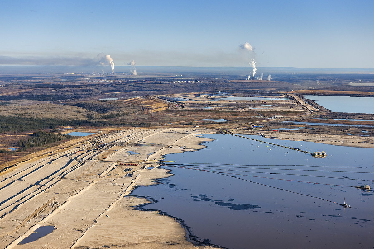 syncrude-suncor-tailings-ponds-from-south_n3g4621_web.jpg?itok=P-MmDJko